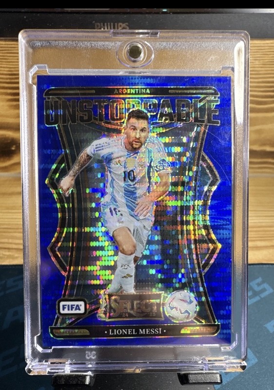 2024-25 Panini Select Fifa - Unstoppable Lionel Messi #23 Blue Pulsar Prizm