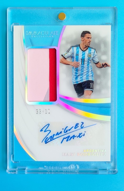 2018-19 Immaculate Argentina Maxi Rodriguez Match-worn Patch Auto 3/11 view 1