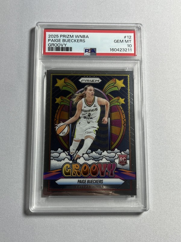 2025 Panini Prizm WNBA Groovy #12 PAIGE BUECKERS Rookie PSA 10