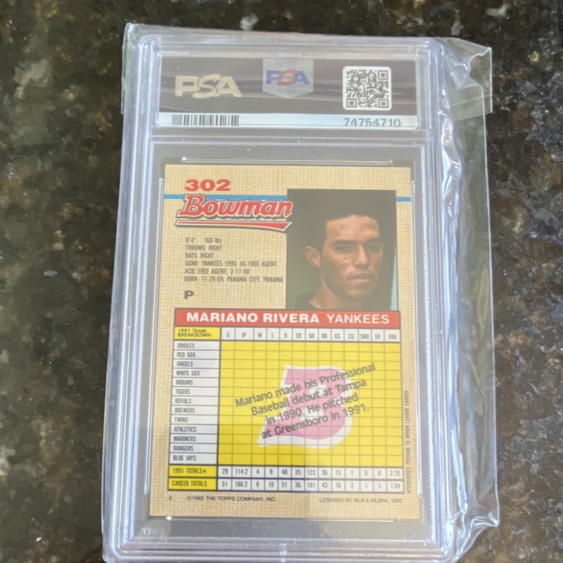 Bowman 1992 Mariano Rivera #302 Rookie PSA 9 New York Yankees view 2
