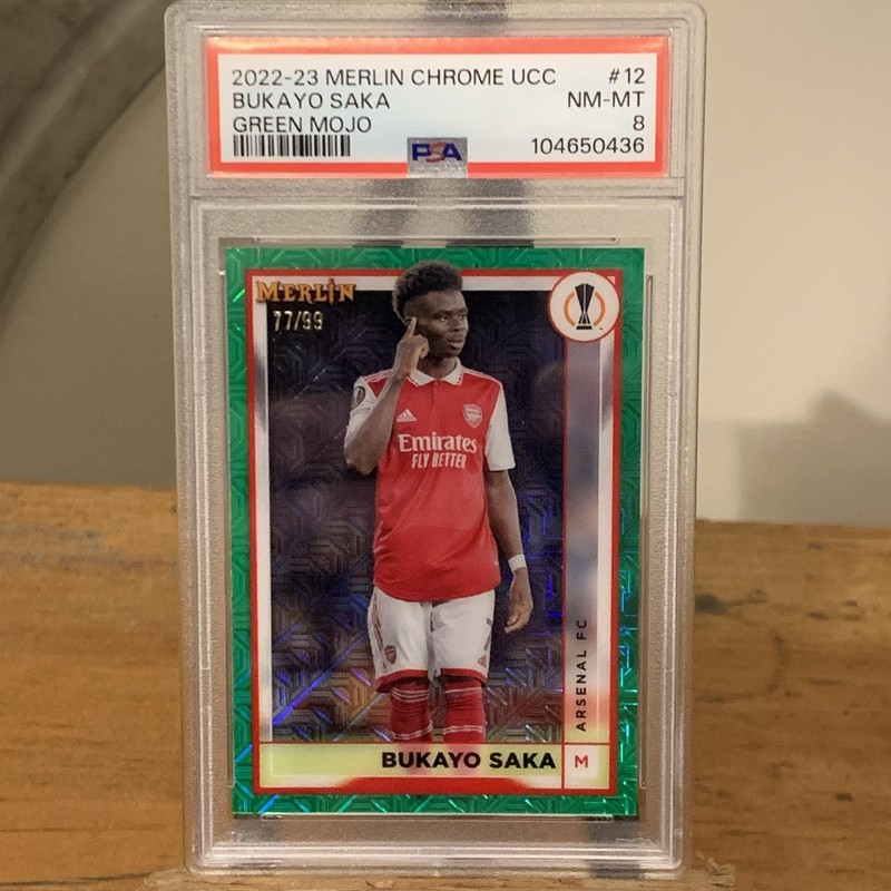 2022-23 Topps Merlin Bukayo Saka Green Mojo Refractor /99 PSA 8 NM-MT Arsenal