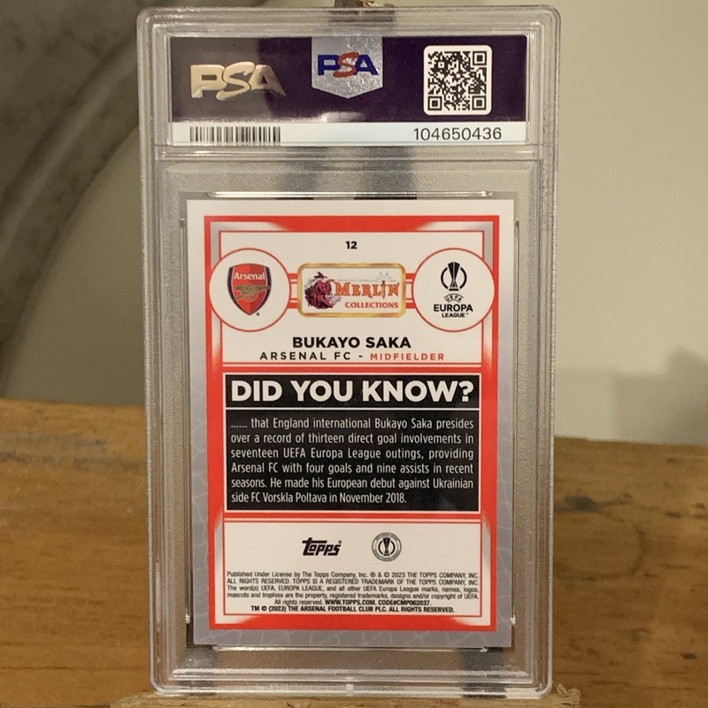 2022-23 Topps Merlin Bukayo Saka Green Mojo Refractor /99 PSA 8 NM-MT Arsenal view 2