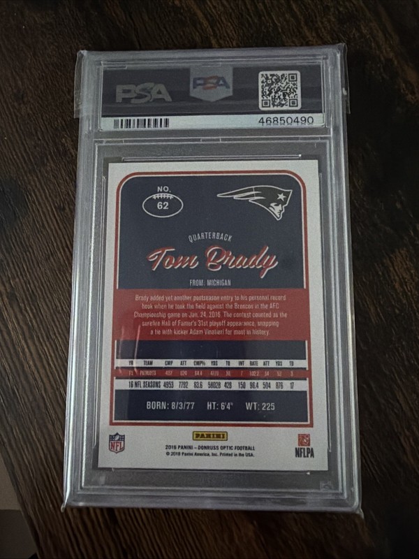 2016 Panini Donruss Optic Tom Brady Halo PSA 9 Mint view 2