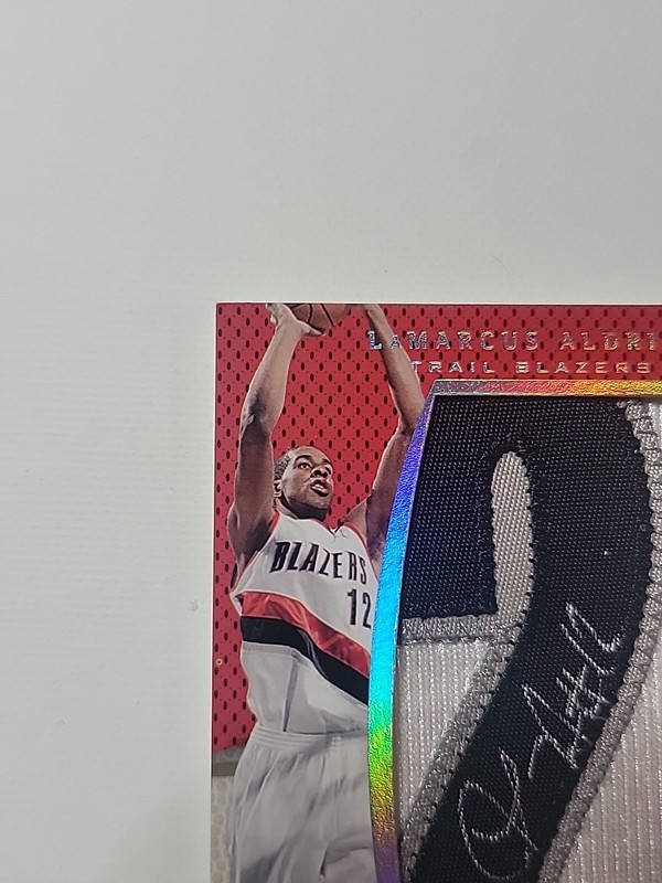 2007 LaMarcus Aldridge Upper Deck SP - By The Number /50 Patch Auto BN-LA view 2