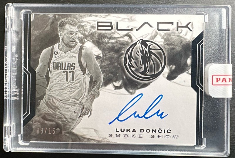 /15 Luka Doncic Smoke Show On Card Auto 2022-23 Panini Black #SSS-LKD Sealed SN