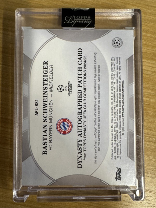 2024-25 Topps Dynasty UCC Bastian Schweinsteiger Patch Auto #10/10 Bayern Munich view 2