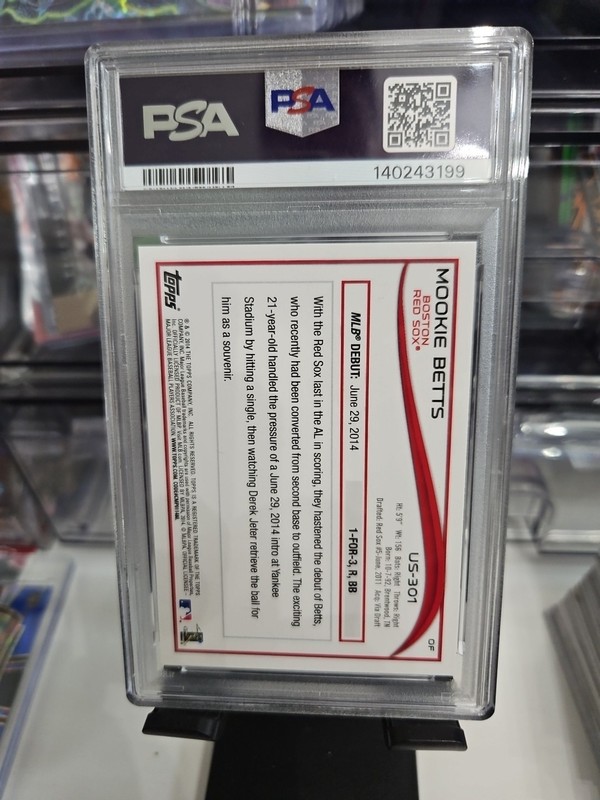 2014 TOPPS UPDATE #US301 MOOKIE BETTS RC RED SOX PSA 10 view 2