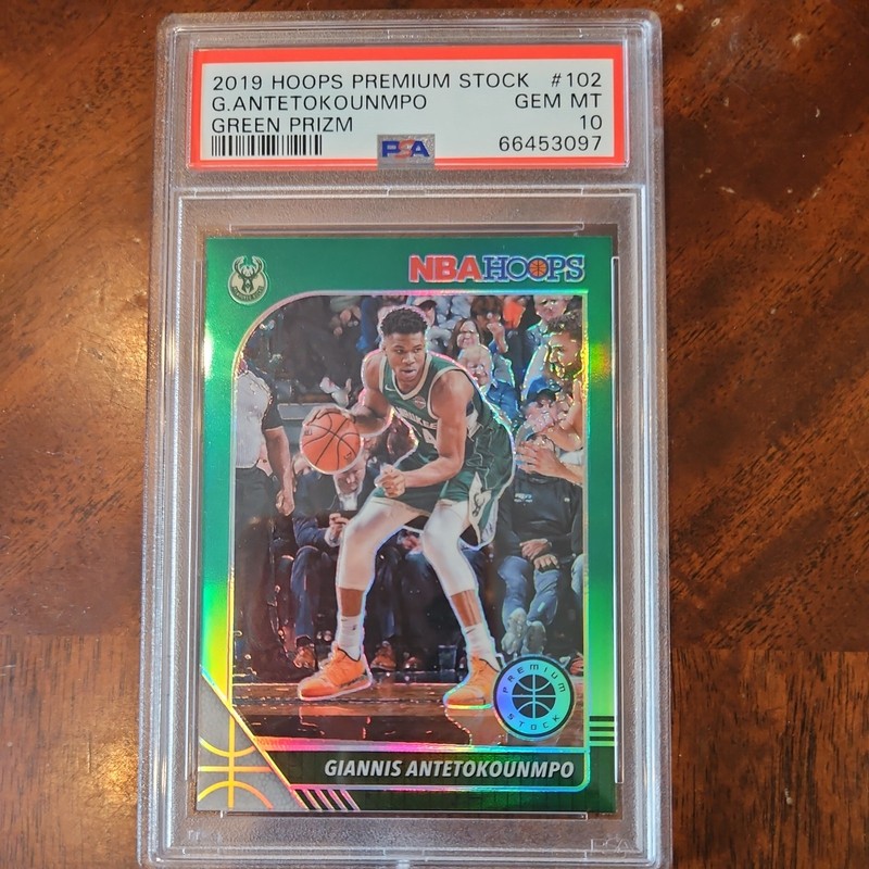 2019 Giannis Antentekounmpo HoopsGreen Prism #102 PSA 10