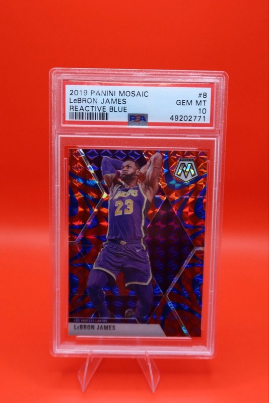 Panini 2019-20 Mosaic LeBron James #8 Reactive Blue Prizm PSA 10 Lakers