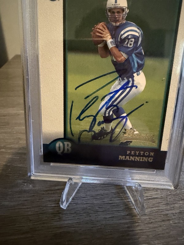 Bowman Autographed Rookie Peyton Manning #1 1998 PSA/DNA 133431536 Colts view 2