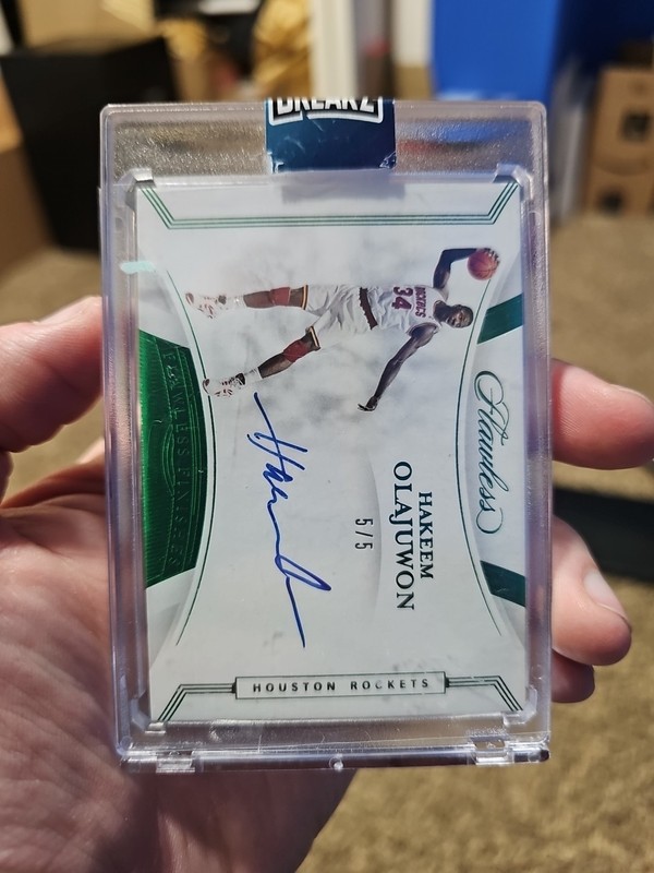 2019-2020 Flawless Hakeem Olajuwon Emerald Auto