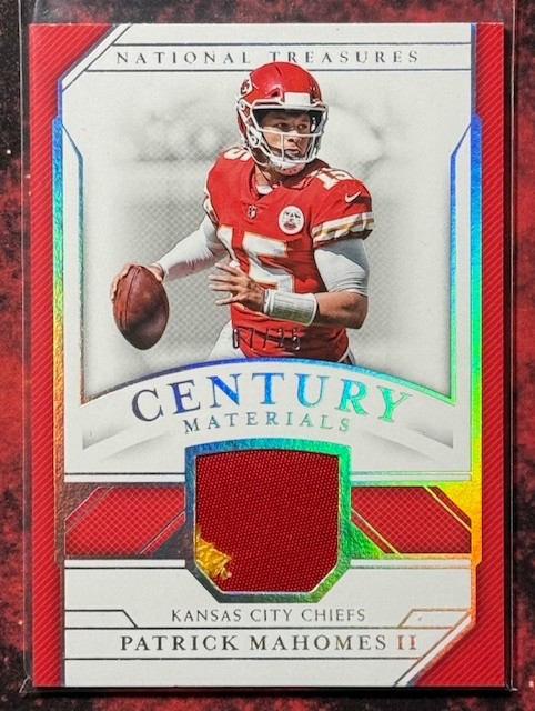 PATRICK MAHOMES QB 2018 NATIONAL TREASURES WORN 2 COLOR JERSEY SWATCH RELIC CARD