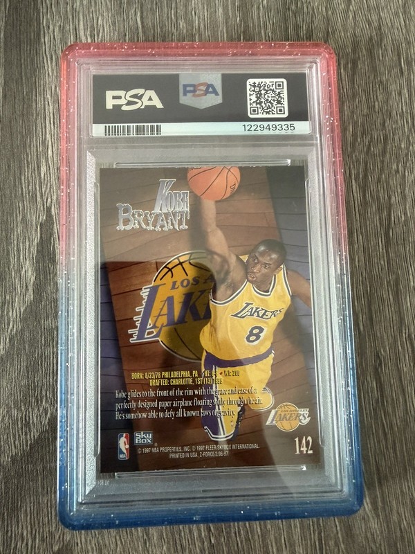 1996 Skybox Z-Force #142 Kobe Bryant Los Angeles Lakers RC Rookie HOF PSA 8 view 2