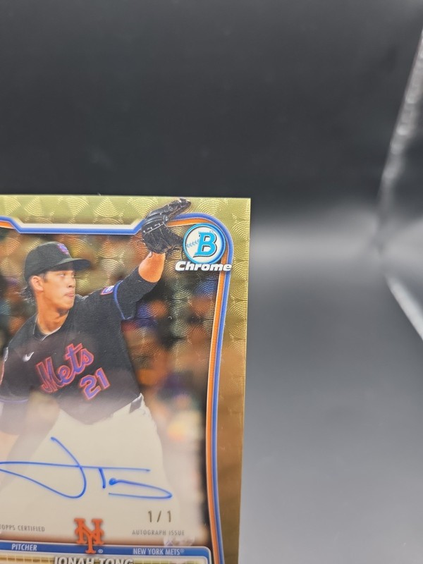 2026 Bowman Jonah Tong Rookie Superfractor RC Badge Auto 1/1 view 2
