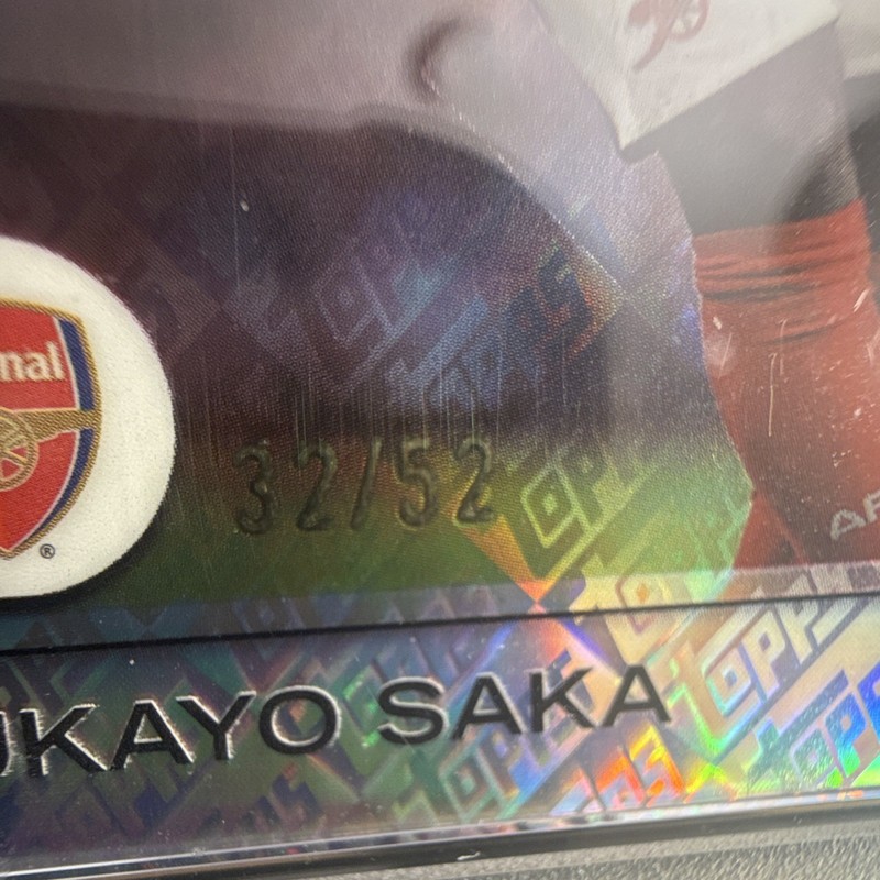 Topps Chrome UCC Bukayo Saka #77 Toppsfractor /52 PSA 10 Arsenal view 2