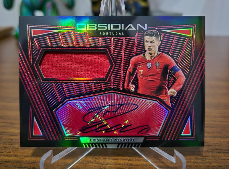 2019-20 Obsidian Cristiano Ronaldo Auto Red /22 Match Worn Patch