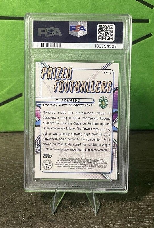 2022-23 Topps Finest UCC - Prized Footballers Cristiano Ronaldo Purple Ref /299 view 2