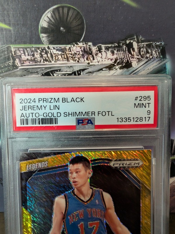 2024 Panini Prizm Black Gold Shimmer FOTL Jeremy Lin AUTO /10 Knicks PSA 9 view 2