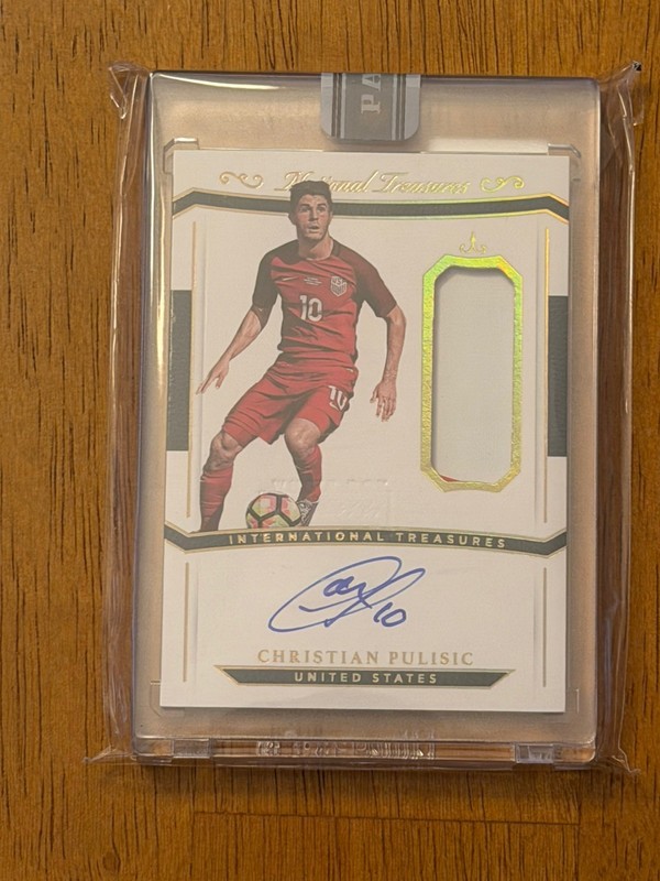 2018 Panini National Treasures Christian Pulisic Worn Patch Auto White Box 1/1
