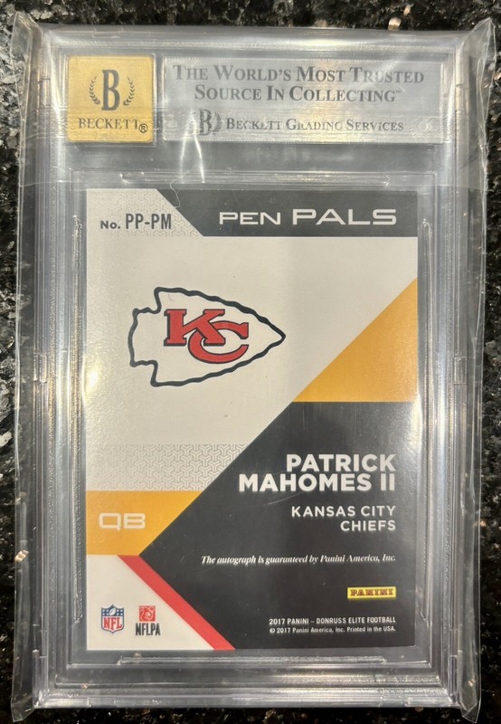 2017 Panini Elite Patrick Mahomes Rookie Pen Pals Auto BGS 8.5 10 KC Chiefs RC view 2