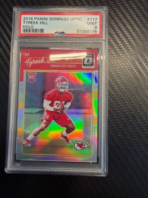 2016 Donruss Optic - Rookies Tyreek Hill #117 Holo (RC) PSA 9