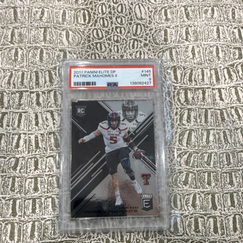 2017 Panini Elite Draft Picks Patrick Mahomes II RC #145 PSA 9 👑