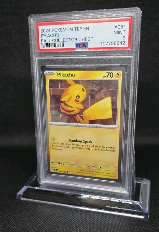2024 PIKACHU #051 FALL COLLECTOR CHEST PROMO TEF EN PSA 9
