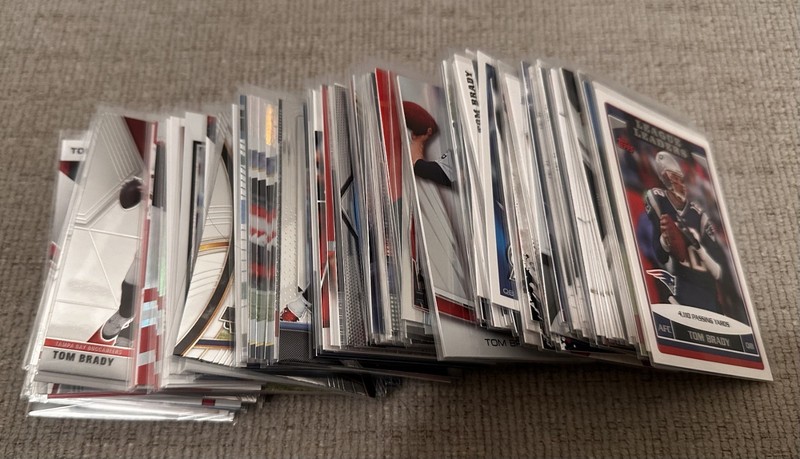 *Lot of 137 - 2006-2022 TOM BRADY Upper Deck/Topps/Panini Parallel Insert Cards*