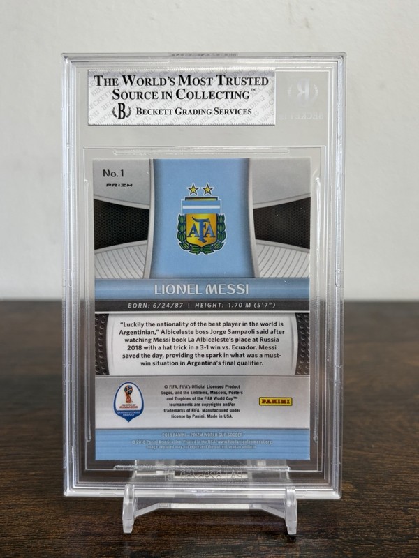 Panini 2018 Prizm World Cup Lionel Messi #1 Red Blue Wave Prizm Argentina BGS 8 view 2