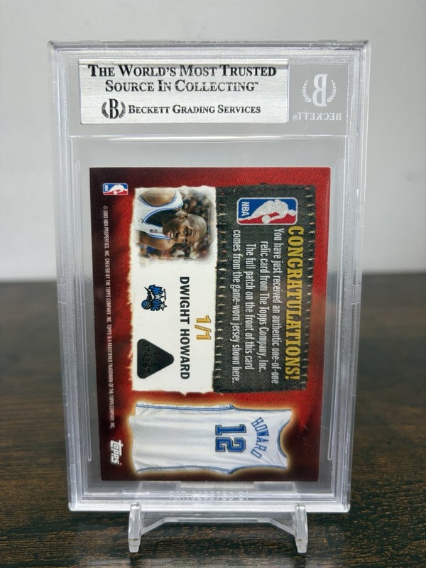 2005-06 Topps Big Game Selective Swatches Dwight Howard Logoman 1/1 GAME USED view 2