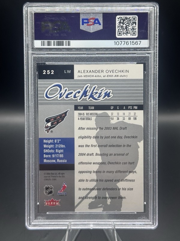 Fleer 2005-06 Ultra Alex Ovechkin Rookie #252 Capitals PSA 8 view 2