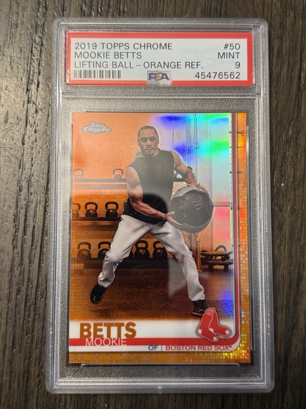 2019 TOPPS CHROME ORANGE REFRACTOR #50 MOOKIE BETTS LIFTING BALL /25 SSP PSA 9