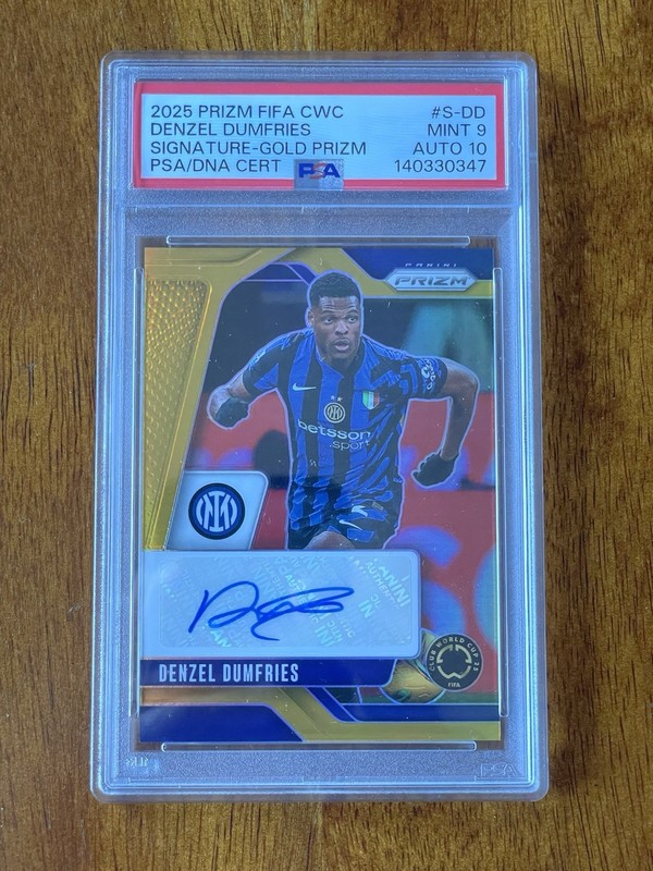 2025 Prizm FIFA CWC Denzel Dumfries Gold Signature Auto 02/10 PSA 9 Auto 10