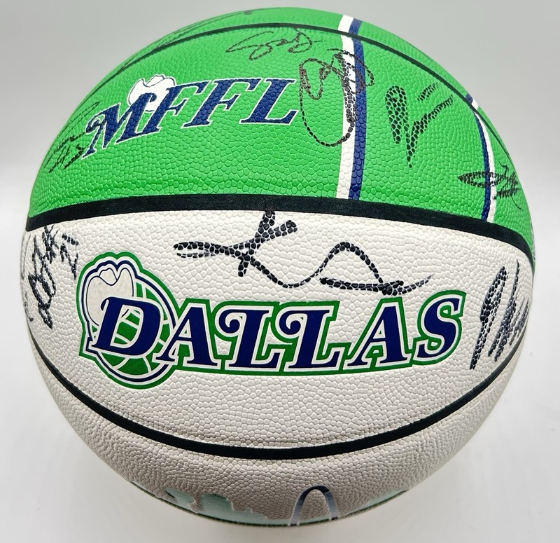 2023-25 Dallas Mavericks Signed Team Basketball Kyrie + More Auto PSA/DNA LOA