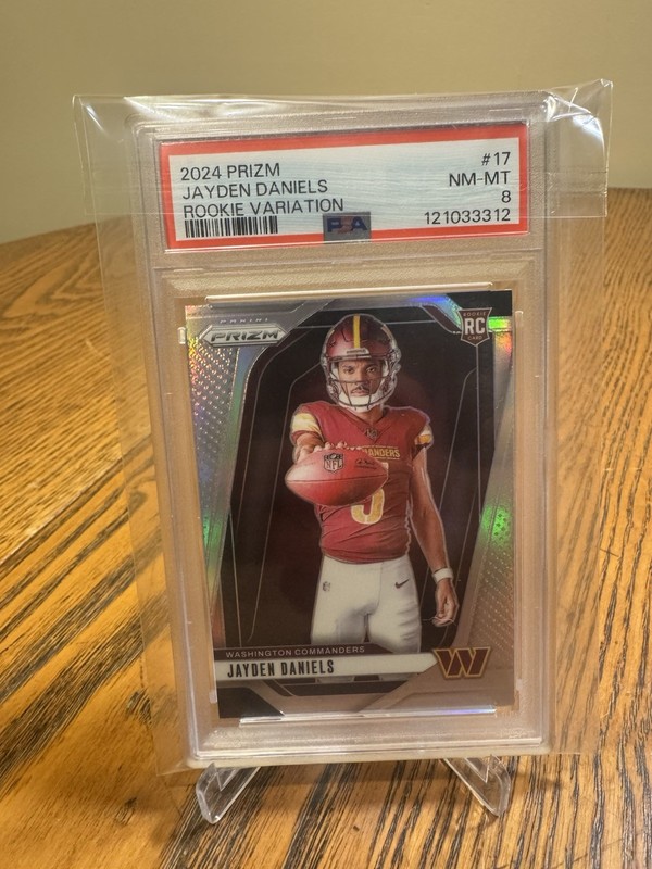 2024 PANINI PRIZM ROOKIE VARIATION #17 JAYDEN DANIELS ROOKIE RC PSA 8