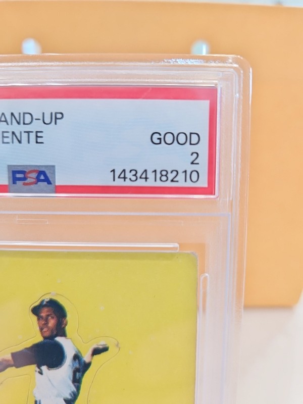 1964 Topps Stand-Up Roberto Clemente PSA 2 view 2