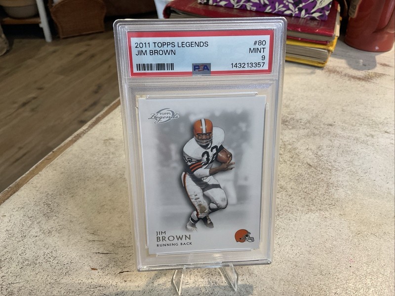JIM BROWN CLEVELAND BROWNS HALL OF FAME RUNNING BACK TOPPS LEGENDS #80-PSA 9 