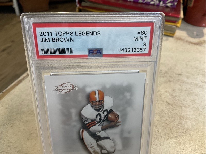 JIM BROWN CLEVELAND BROWNS HALL OF FAME RUNNING BACK TOPPS LEGENDS #80-PSA 9  view 2