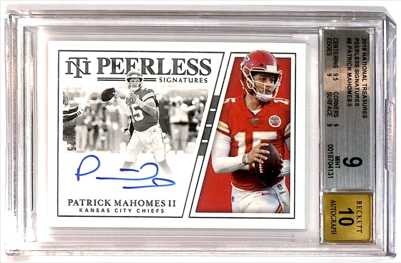 2019 National Treasures Peerless 24/25 Patrick Mahomes Auto BGS 9 R6220J