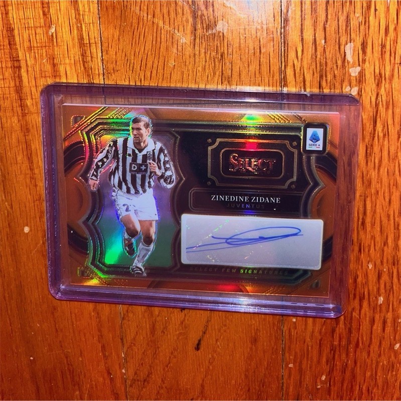 2025-26 Panini Select Serie A Zinedine Zidane Select Few Orange Auto 13/25 Juve
