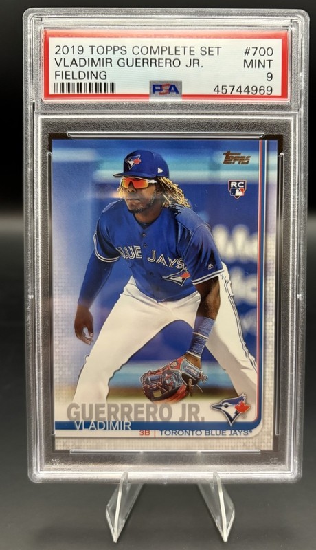 2019 Topps Complete Set Fielding Vladimir Guerrero Jr. #700 PSA 9