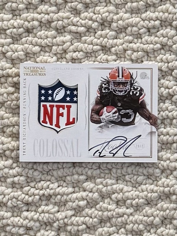 2012 National Treasures 1/1 RC Colossal NFL Shield Auto #14 Trent Richardson RC