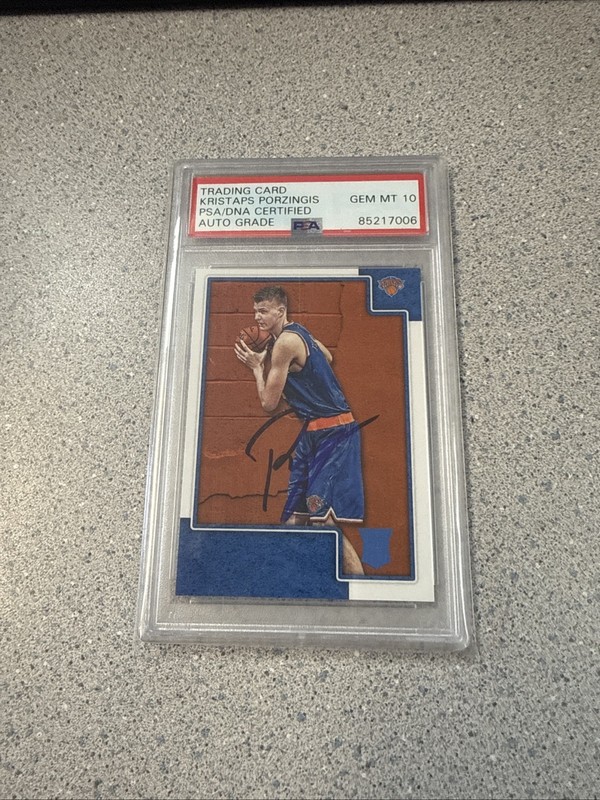 2015-16 Panini Hoops Kristaps Porzingis Rookie On Card Auto PSA 10 DNA 