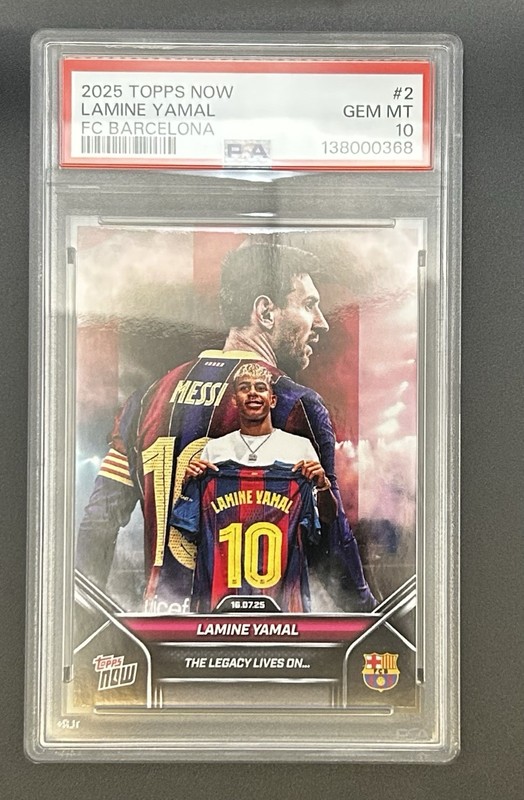 2025 Topps Lamine Yamal FC Brelona PSA 10