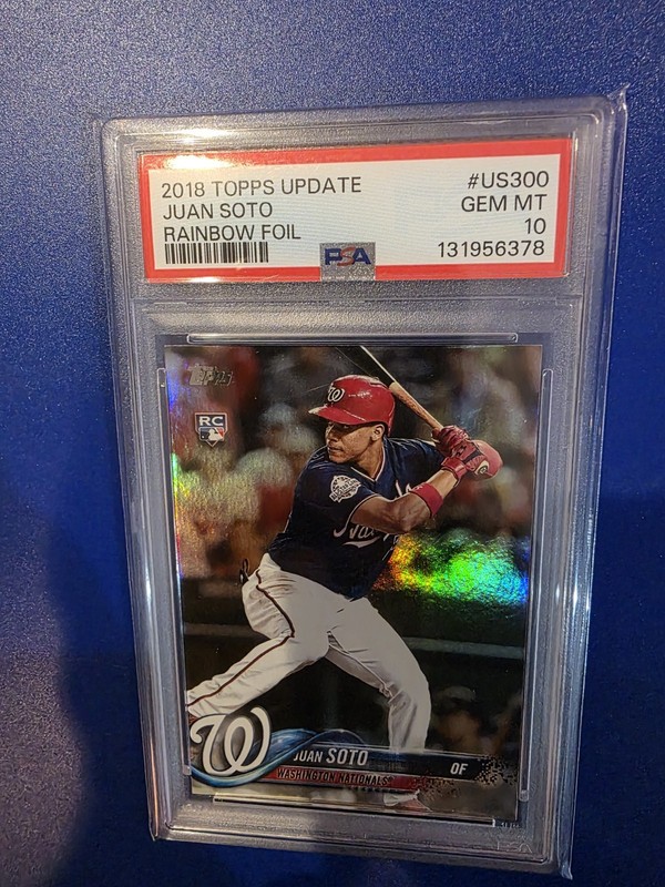 2018 Topps Update Series - Juan Soto #US300 Rainbow Foil (RC) PSA10