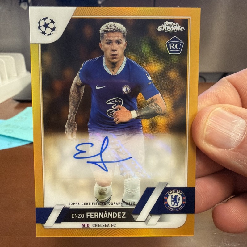 🤩22-23 Topps Chrome UEFA Enzo Fernandez AUTO True GOLD REFRACTOR RC SP /50🔥