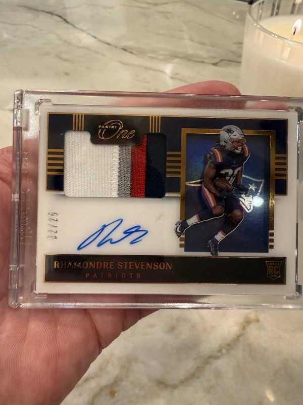 2021 Panini One Rookie Patch Autographs Rhamondre Stevenson #138 Gold /25