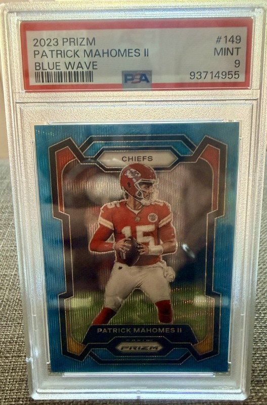 Panini 2023 Prizm Patrick Mahomes II #149 Blue Wave Prizm /199 Chiefs NFL PSA 9
