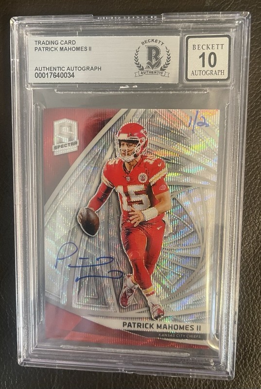 PATRICK MAHOMES II 2019 Panini SPECTRA Prizm Beckett 10 ~ On Card  Auto 1 Of 2