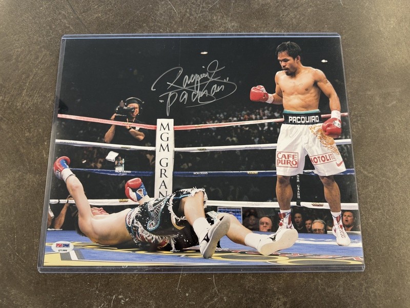 Manny Pacquiao Autograph Signed 11x14 Photo with PSA DNA (1112652)